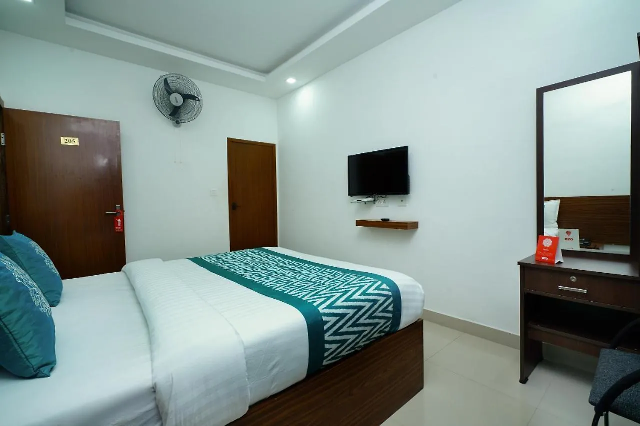 Oyo 6526 Ap Residency City Sultan Bathery
